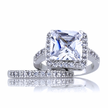 Rian's Cubic Zirconia Halo Princess Cut Wedding Ring Set
